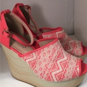 Shoe Dazzle  Coral Lace Peep-Toe Wedge Sandals Size  9 SB-BA